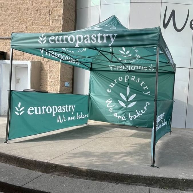 Carpa plegable personalizada en renta para exposición de la marca Europastry